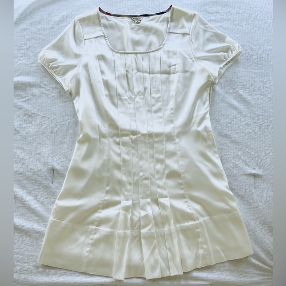 Burberry Dresses & Skirts - Burberry silk dress